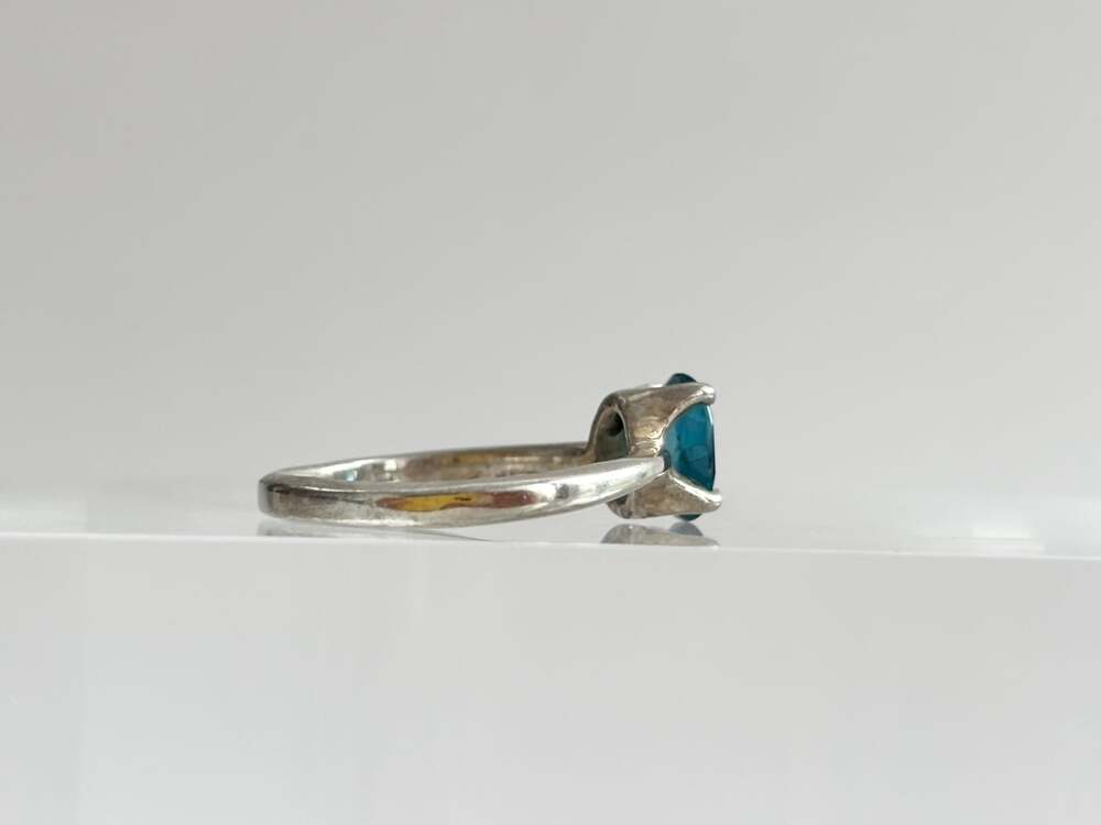 Kyanite Oval Cut Gemstone Solitaire Minimalist Sterling Silver 925 Vintage Ring - Picture 3 of 13